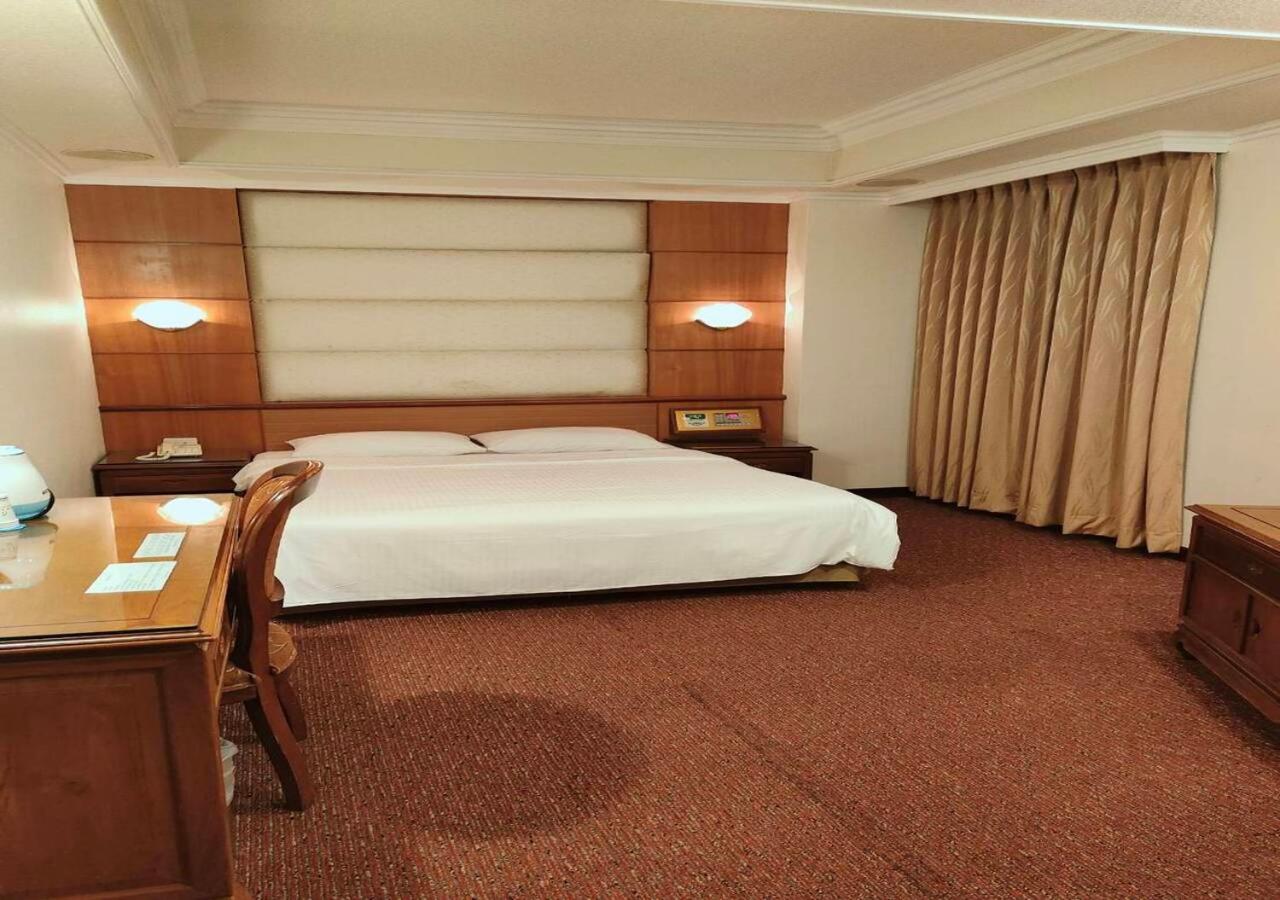 Champion Hotel Taipei Exterior photo