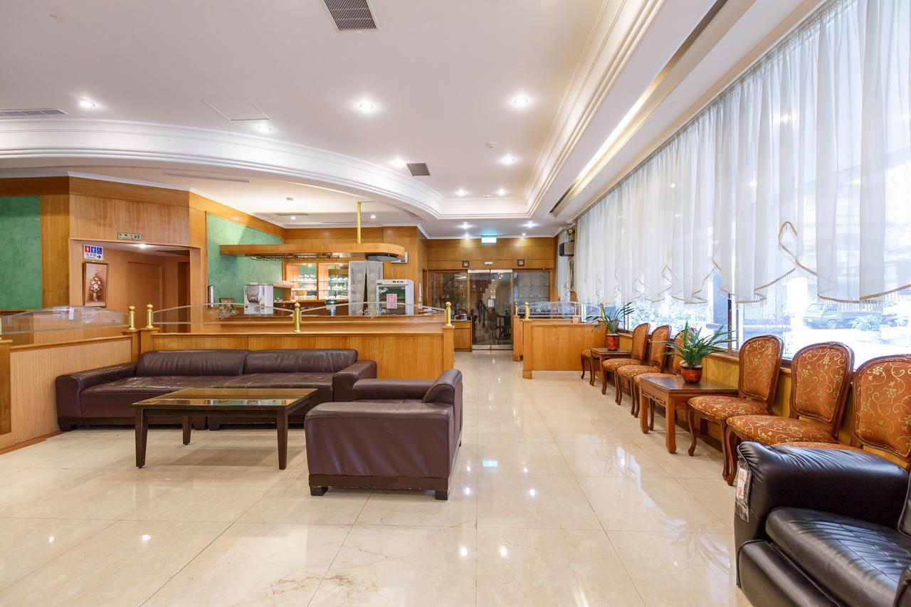Champion Hotel Taipei Exterior photo